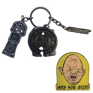 THE GOONIES CHS KEYCHAIN AND PIN SET
