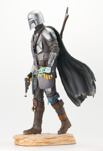 STAR WARS THE MANDALORIAN W/CHILD PREMIER COLLECTION STATUE