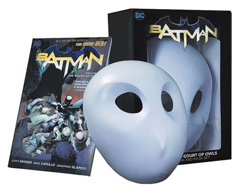 BATMAN THE COURT OF OWLS MASK AND BOOK SET (NEW EDITION) (9781779517944)
