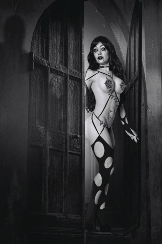 TAROT WITCH OF THE BLACK ROSE #142 PHOTO