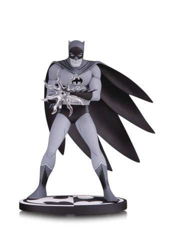 BATMAN BLACK & WHITE BATMAN STATUE BY JIRO KUWATA
