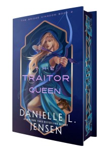 THE TRAITOR QUEEN (DELUXE EDITION) HC