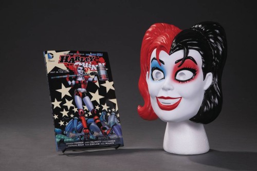 HARLEY QUINN BOOK AND MASK SET (9781401262662)